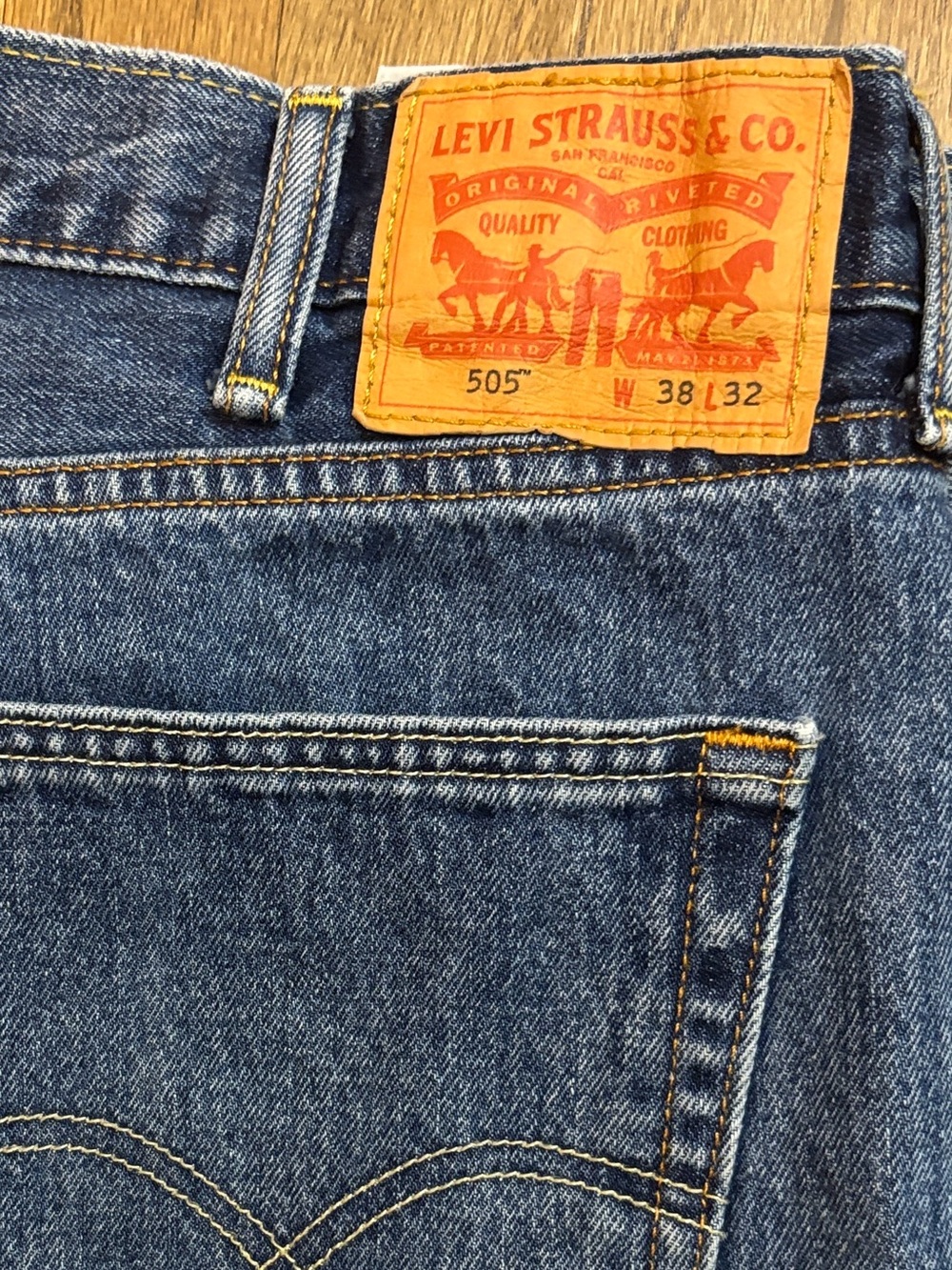Levi's Men's 505 Straight Leg Medium Wash Blue Jeans Signature Patch W38 L32
